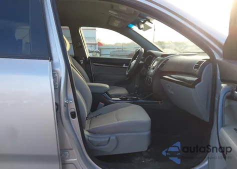 2014 Kia Sorento Lx z USA, uszkodzony, nr VIN 5XYKTDA63EG541877